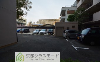 敷地内ガレージ