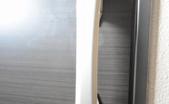 ダブルロックドア