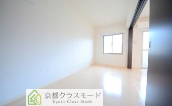 ※室内写真は同マンション内の別タイプのお部屋になります。