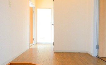 ※室内写真は同建物内・別タイプの参考画像となります。