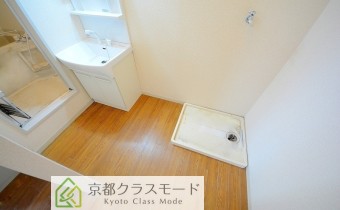 ※室内写真は同建物内・別タイプの参考画像となります。