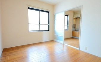 ※室内写真は同建物内・別タイプの参考画像となります。
