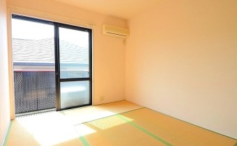 ※室内写真は同建物内・別タイプの参考画像となります。