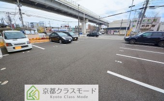敷地内ガレージ