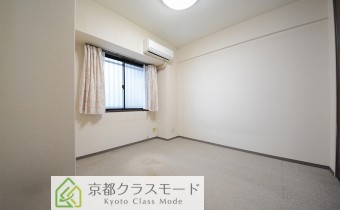 洋室5.4帖　※写真は反転タイプです。
