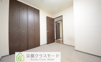 洋室5.4帖　※写真は反転タイプです。