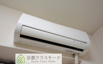 ※室内写真は同マンション内の402号室のものです。
