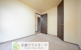 洋室6帖　※写真は反転タイプです。