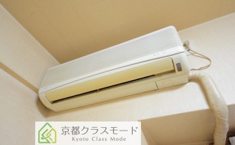 ※室内写真は同マンション内の402号室のものです。