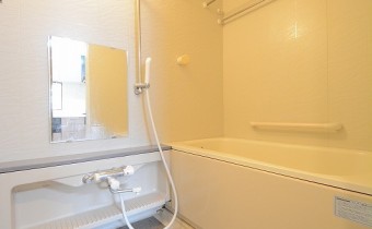 バスルーム　※写真は反転タイプです。