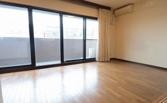 リビング　※写真は反転タイプです。