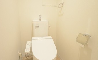 ウォシュレットトイレ　※室内写真は2LDKタイプのものです。