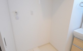 洗濯機置場　※室内写真は2LDKタイプのものです。