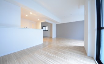 リビング　※室内写真は2LDKタイプのものです。