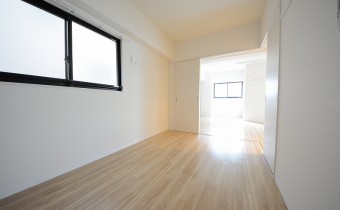 ※室内写真は2LDKタイプのものです。