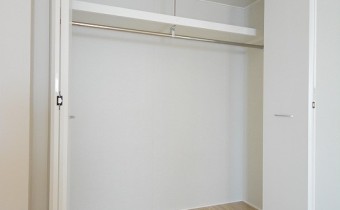 ※室内写真は2LDKタイプのものです。