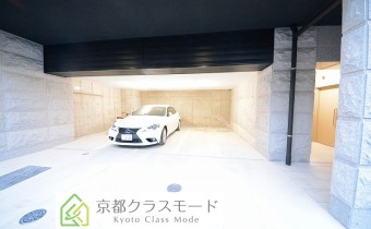 敷地内ガレージ