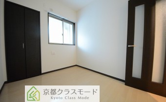 ※室内写真は同マンション内の203号室のものです。