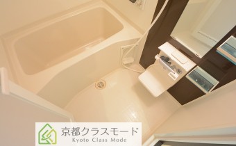 バスルーム　※室内写真は同マンション内の203号室のものです。