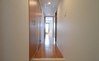 ※室内写真は同マンション内・別タイプの参考画像となります。
