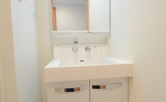 ※室内写真は同マンション内・別タイプの参考画像となります。