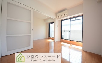 ※室内写真は同マンション内・別タイプの参考画像となります。