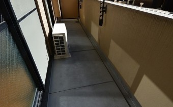 ※室内写真は同マンション内の202号室のものです。
