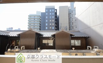 ※室内写真は同マンション内の202号室のものです。