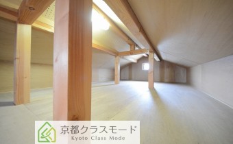 屋根裏収納