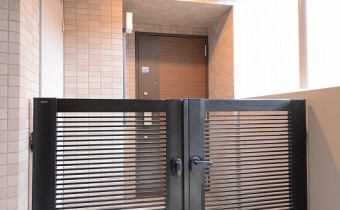 玄関ポーチ