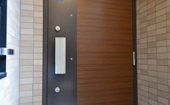 玄関ドア