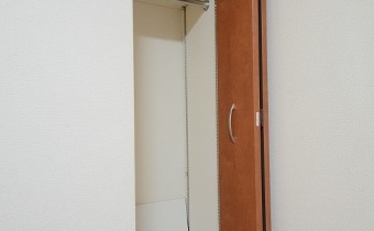 洋室6帖のクローゼット②