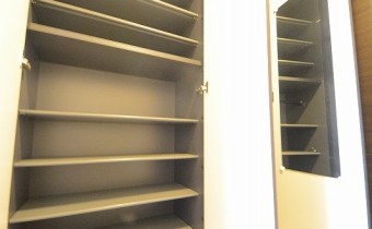 シューズBOX　※室内写真は同マンション内の別タイプのものです。