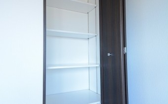 ※室内写真は同マンション内の別タイプのものです。