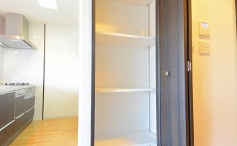 ※室内写真は同マンション内の別タイプのものです。