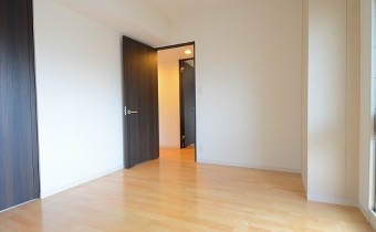 ※室内写真は同マンション内の別タイプのものです。