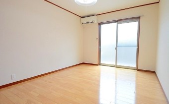 Room8.3　広々とした陽当たりの良いお部屋