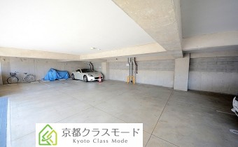 敷地内ガレージ