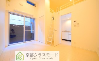 お洒落な「ロフト付き」のお部屋です♪