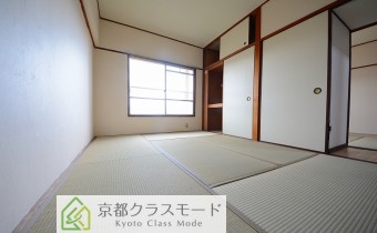 和室6帖　南向きの明るい室内♪