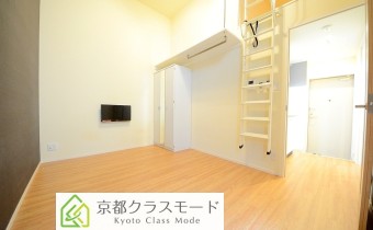 「ロフト」を寝室に使えばお部屋はダイニングスペースとして使えますよ！