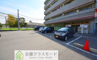 敷地内ガレージ