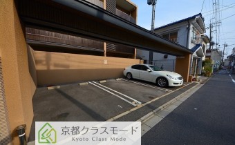 敷地内ガレージ