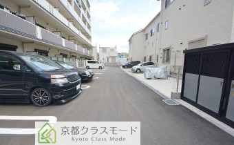 敷地内ガレージ