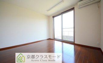 洋室8.4帖　別アングル