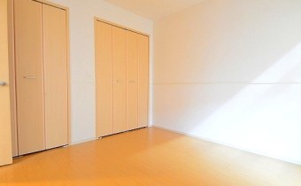 洋室6帖　寝室にピッタリ♪