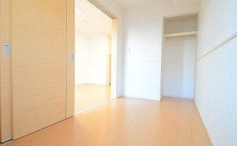 洋室5帖・別アングル