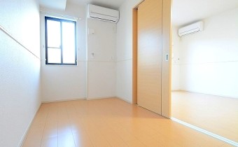 洋室5帖・別アングル