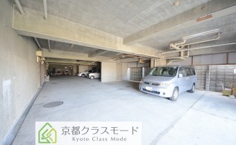 敷地内ガレージ