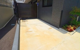 敷地内ガレージ